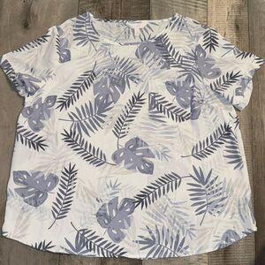 L/C Lauren Conrad, short sleeve top size‎ large